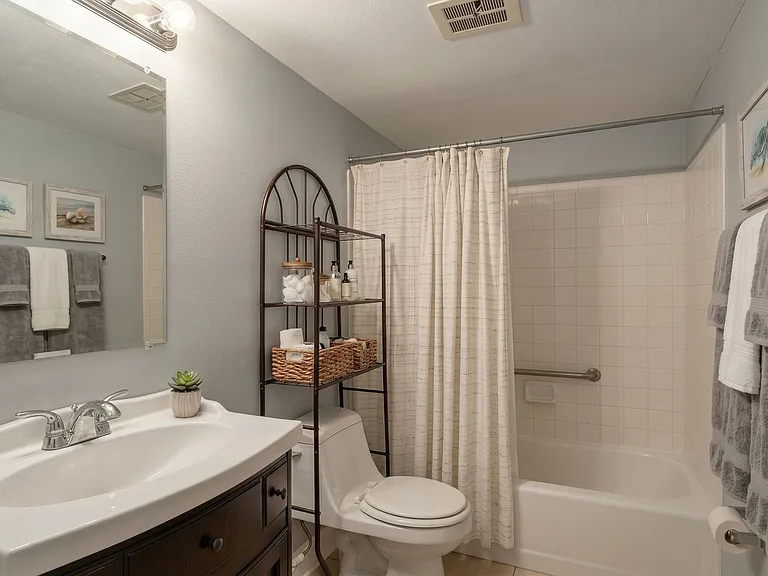 120 S Church Ave #201 — Photo 21