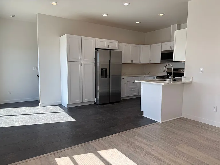 505 N 80th Ave — Photo 12