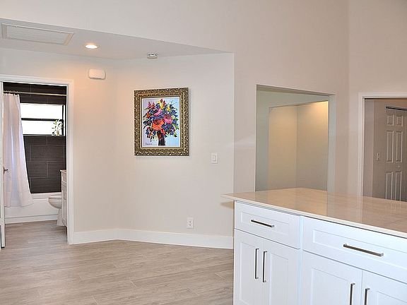 5th image of 7608 Lexington Club Blvd APT A