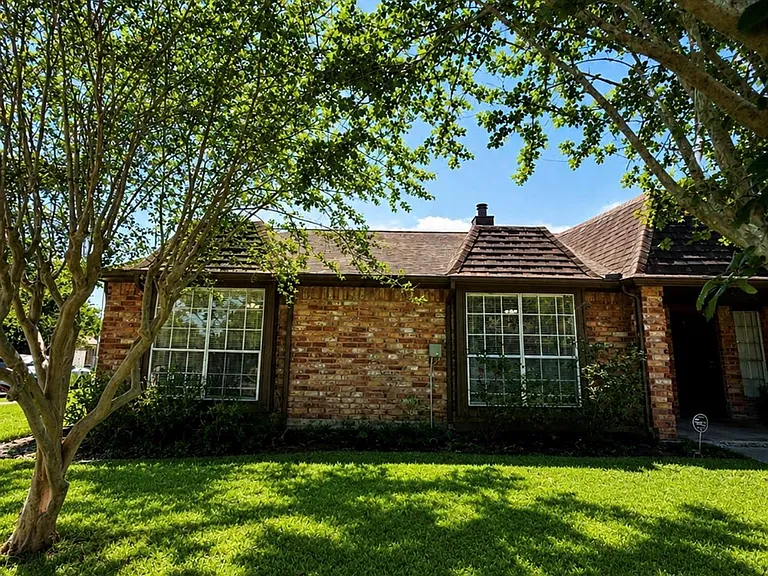 9503 Homeland Dr — Photo 1