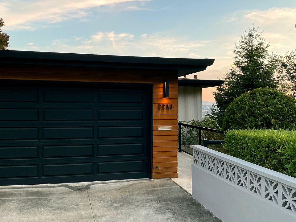1st image of 2238 9th Ave