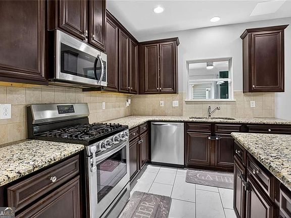 5th image of 2614 NE Glenbrook Ln