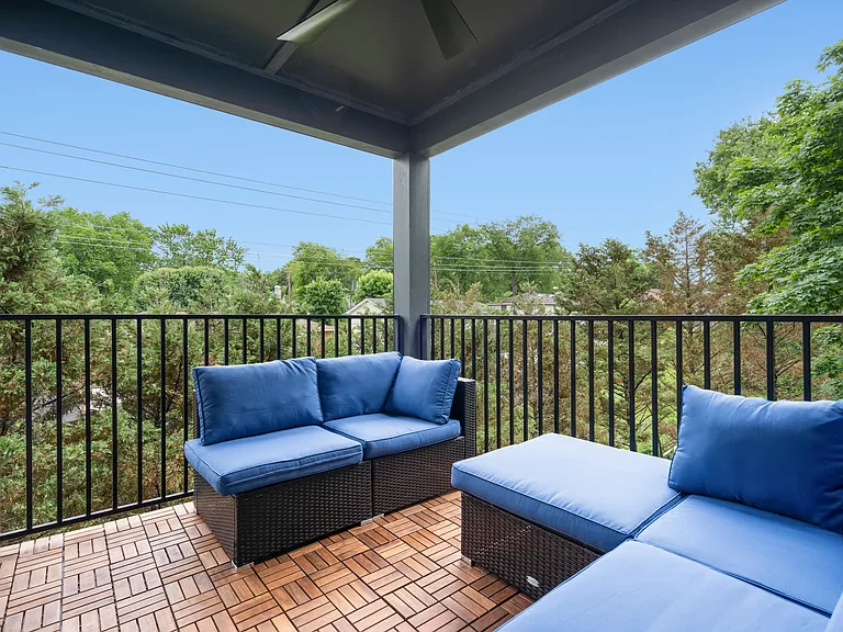 530 Continental Dr — Photo 30