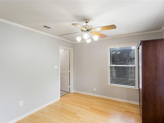 4th image of 74 Julius St