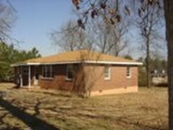 914 Ozora Rd, Lawrenceville, GA 30052
