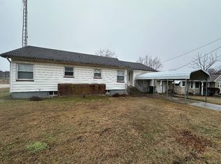 228 E 9th St, Mountain Grove, MO 65711