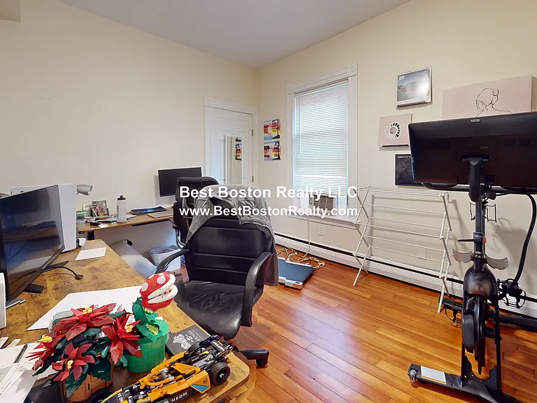 317 Hurley St #1 — Photo 8