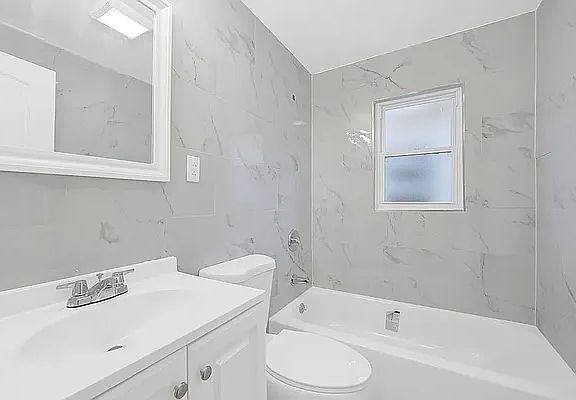 4th image of 9800 Avenue L