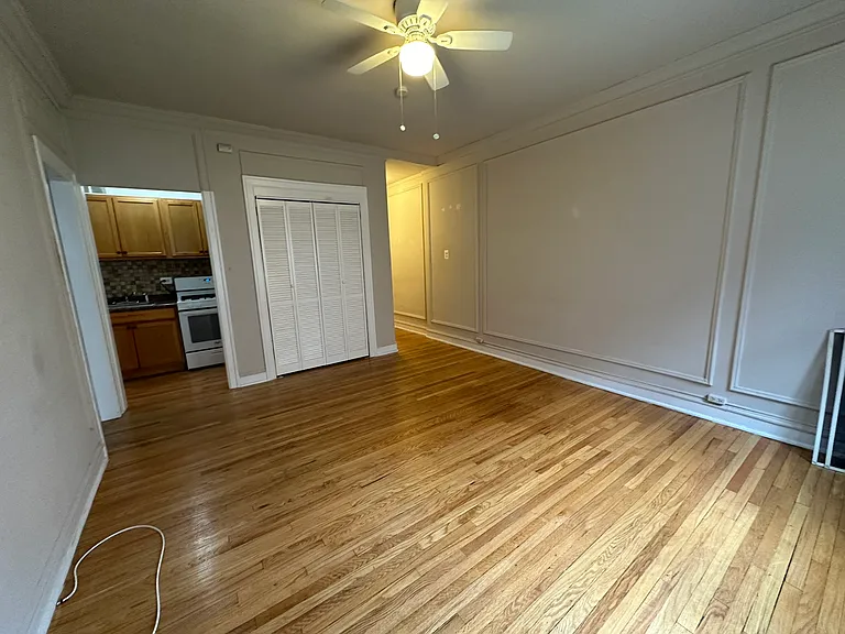 1369 W Estes Ave #2J — Photo 3