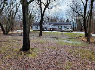 5970 Sinroll Rd, Ortonville, MI 48462