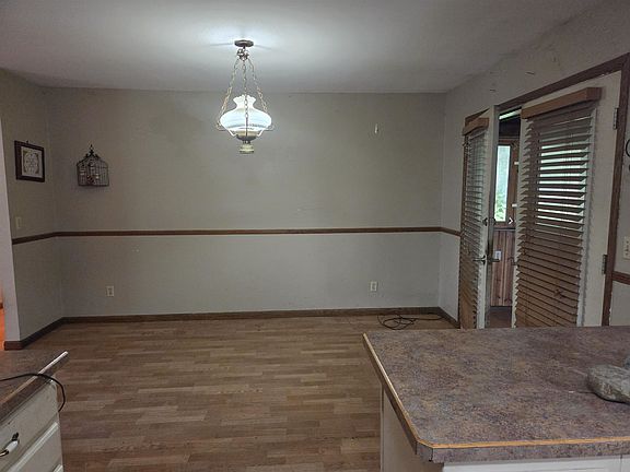 5th image of 116 West Ridge Cir