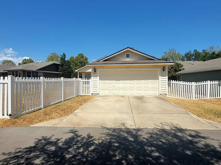 4210 Mather — Photo 18