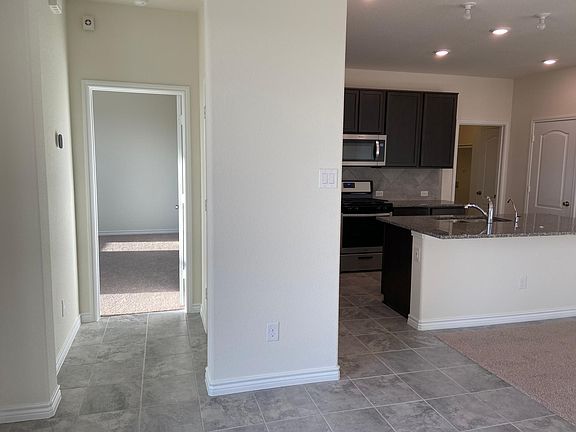 5th image of 2645 Warren Ln