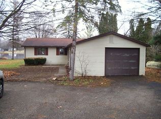 9190 W Harper Lake Rd, Kimmell, IN 46760