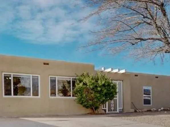 4119 Alcazar St NE, Albuquerque, NM 87109