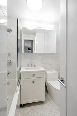 Rented by UES Management | media 22