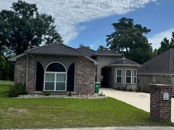 87112 Highpoint Dr, Diamondhead, MS 39525