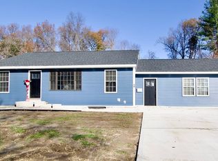 19 Meadowbrook Rd, Agawam, MA 01001