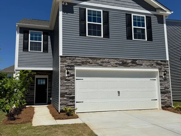 647 13th Avenue Dr NE, Hickory, NC 28601