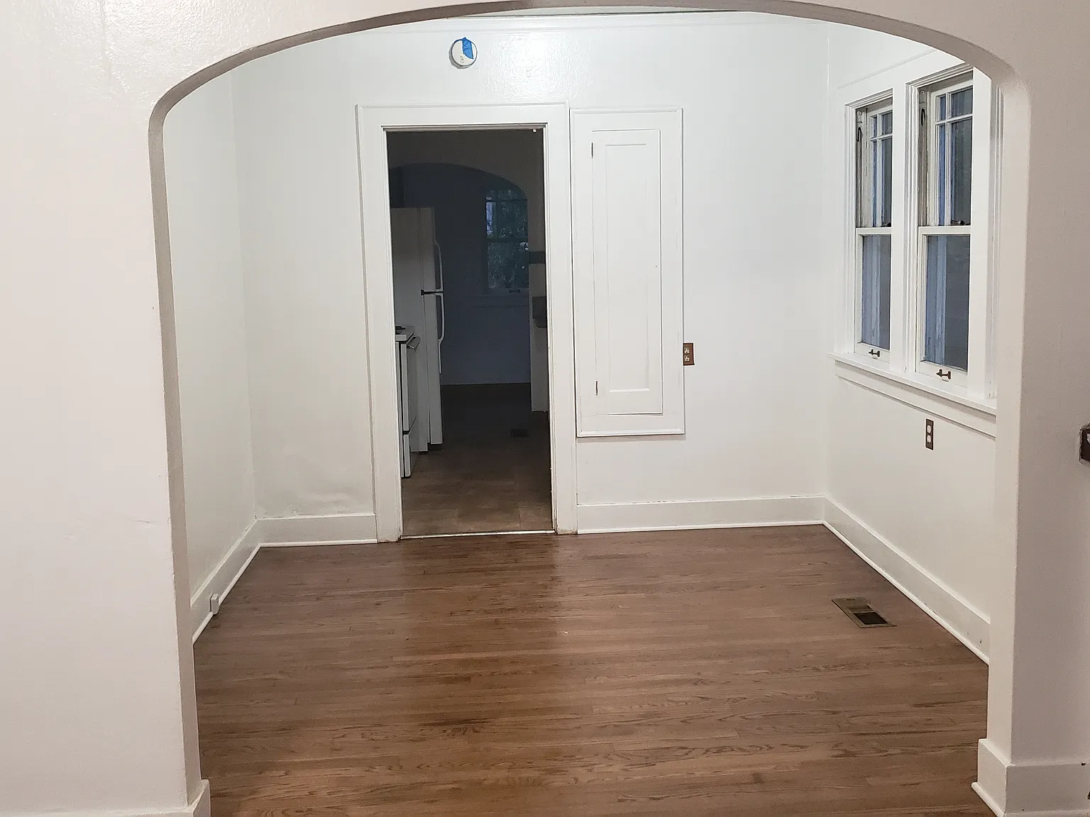 4 bed, 1300 sqft, $3,300 — Photo 3
