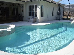 5652 Spectacular Bid Dr, Zephyrhills, FL 33544