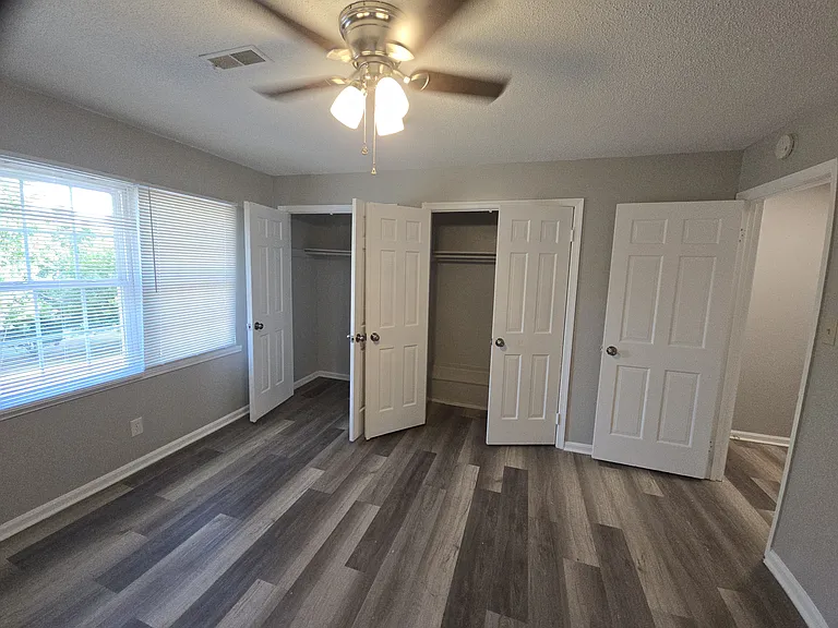 1307 W Meadowview Rd #F — Photo 20