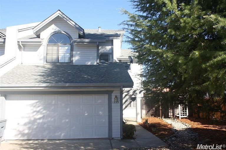 1st image of 1233 Saddle Ct