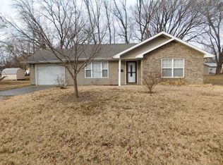 120 W Park Ave, Nevada, MO 64772