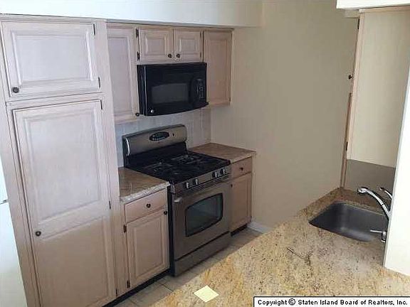2nd image of 75 Essex Dr APT 1A