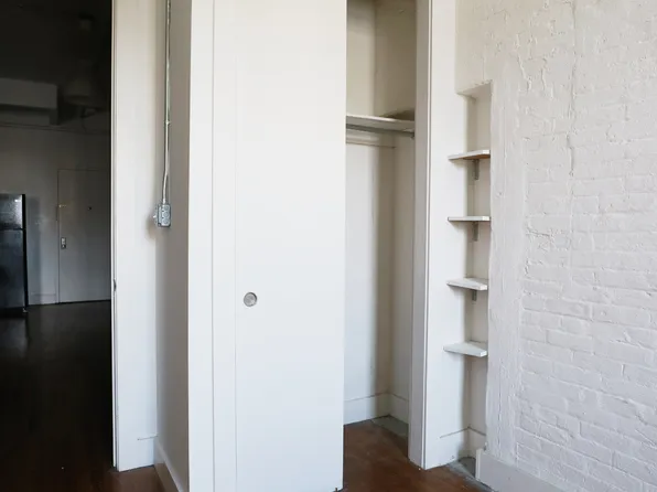 885 Park Avenue image 7 of 10