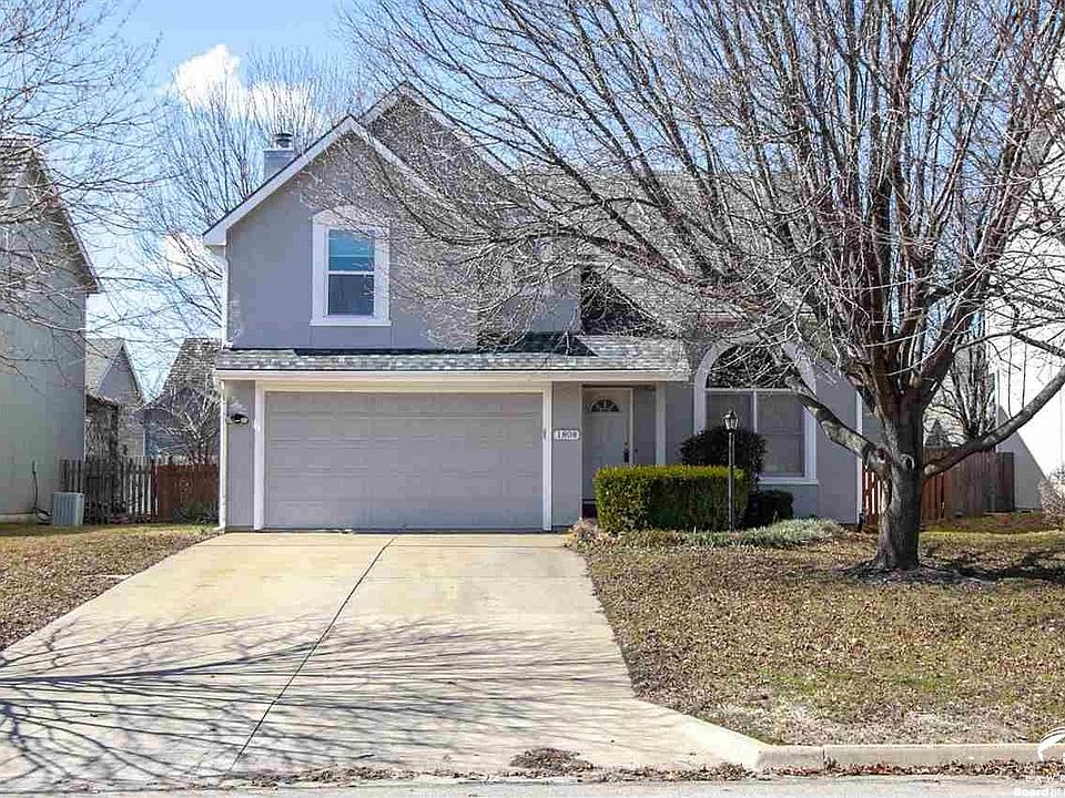 1808  Carmel Dr Lawrence, KS listing photo #1