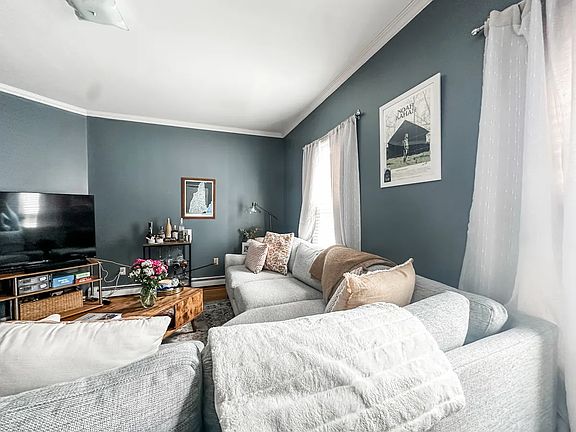 3rd image of 656 E 2nd St #1