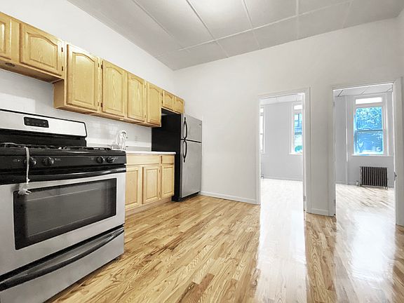 2nd image of 523 Graham Ave APT 1