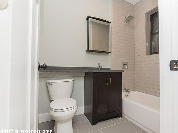 4th image of 4407 N Wolcott Ave #817
