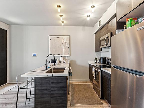 3rd image of 2541-43 Saint Peter St