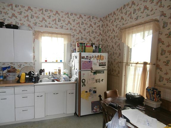 3rd image of 557 Montana Ave SW #S