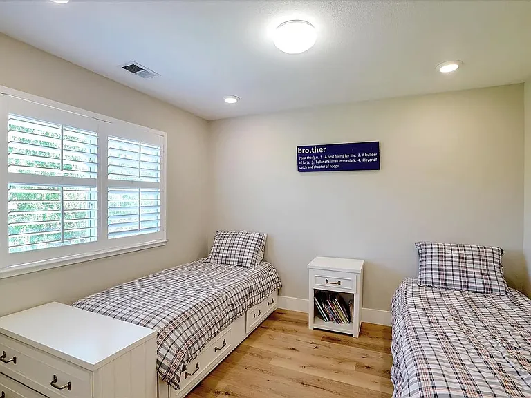 16940 Pine Way — Photo 17