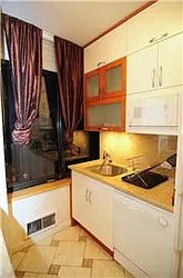 Rented by R New York