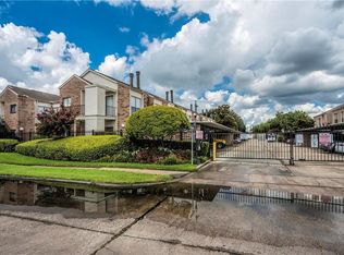 10113 Waterstone Dr, Houston, TX 77042