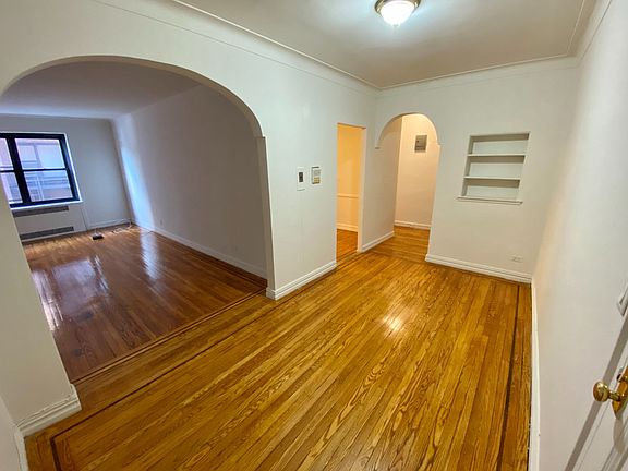 2nd image of 311 Main St #2K
