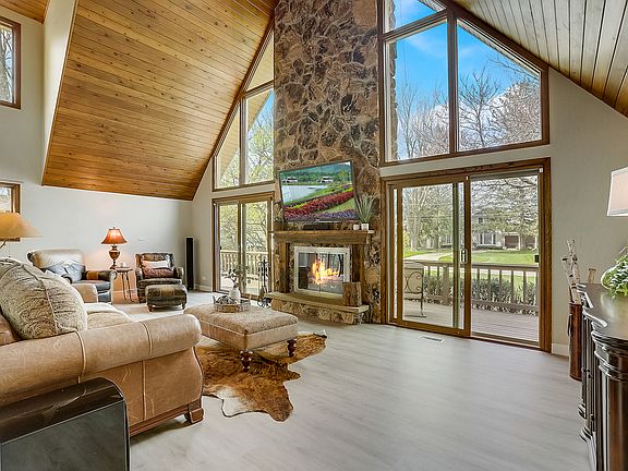 3rd image of 39285 N Cedar Crest Dr