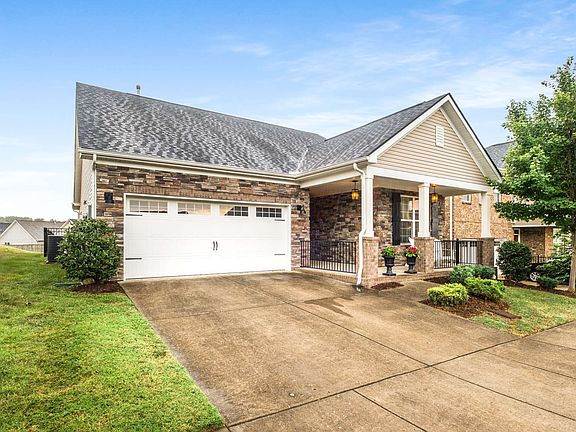 5th image of 2820 Whitebirch Dr