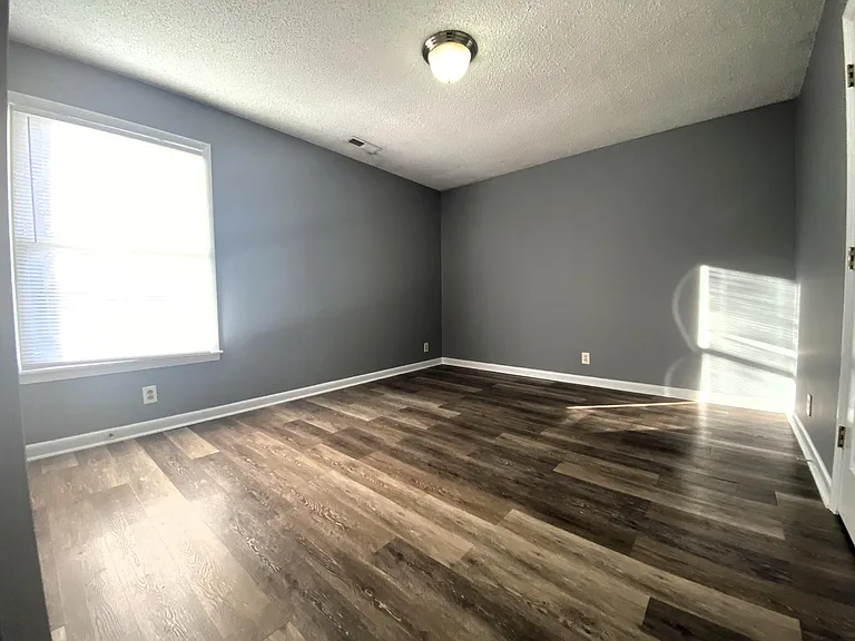 3835 Acorn Ave — Photo 5