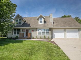833 1st Pl, Kalona, IA