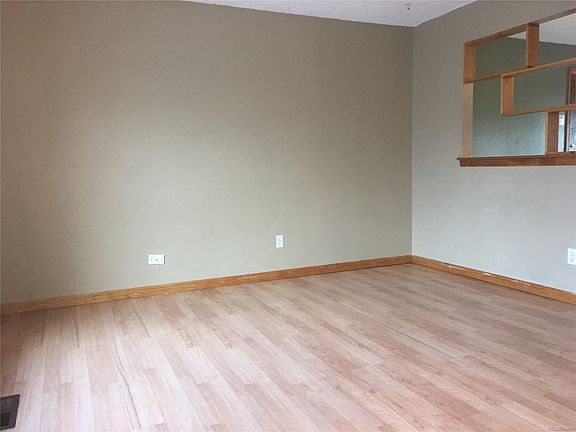 5th image of 10932 Fairfax Ct