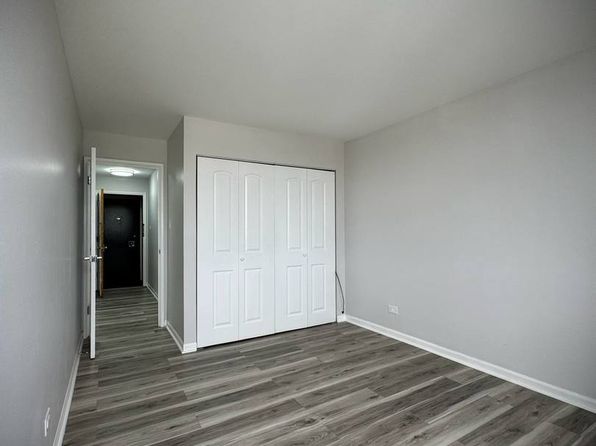 9720 S Pulaski Rd APT 306, Oak Lawn, IL 60453
