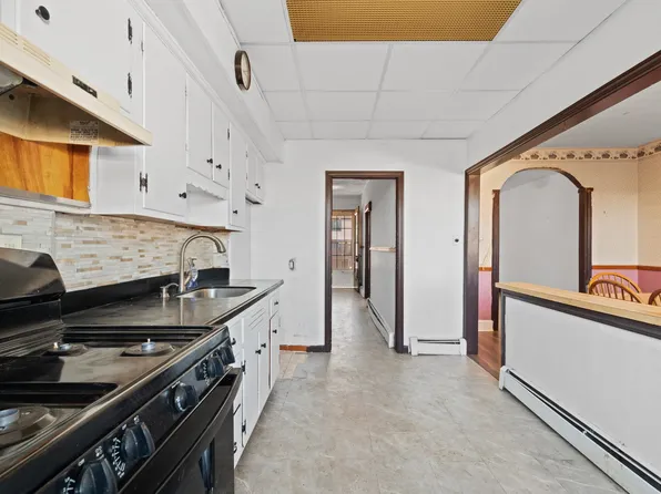 526 Avenue East image 6 of 18