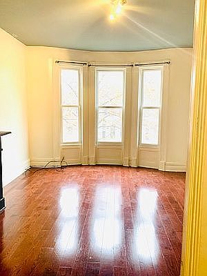4th image of 698 Chauncey St #2