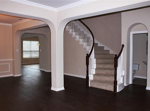 5th image of 1406 Delta Dr