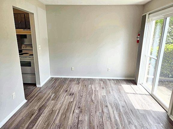 5th image of 3615 Kenbrooke Ct